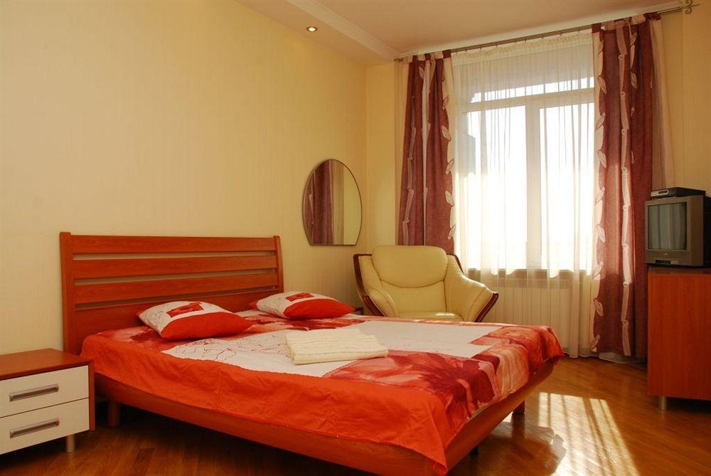 Pecherskie Lipki Hotell Kiev Exteriör bild