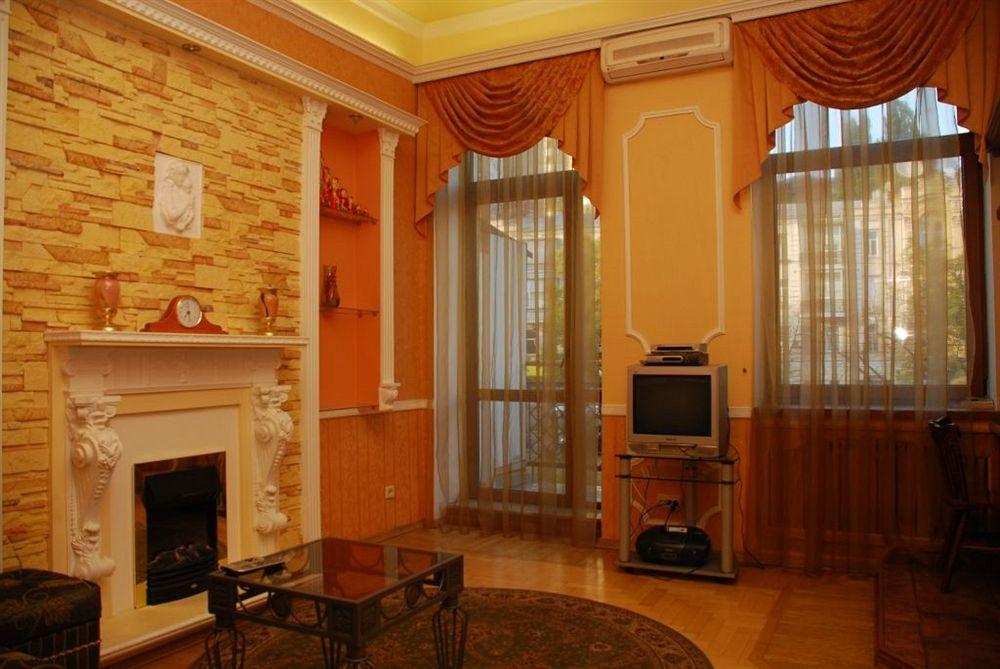 Pecherskie Lipki Hotell Kiev Exteriör bild