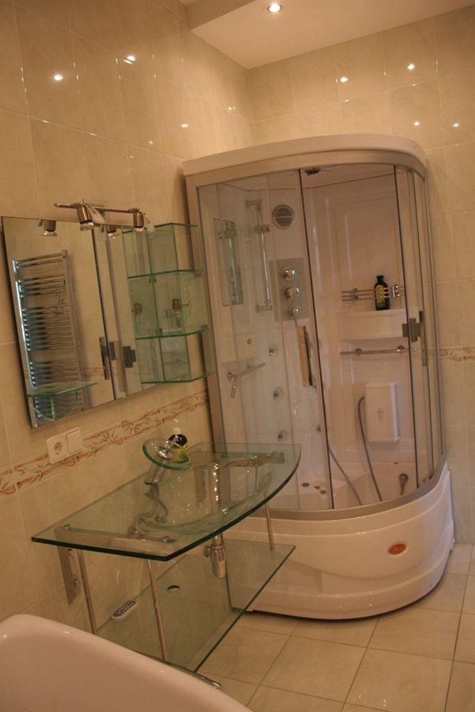 Pecherskie Lipki Hotell Kiev Exteriör bild